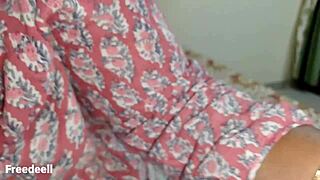 मेरी रियल भाभी फॉरबिडन सेक्स बिना कंसेंट के सिखाती है!