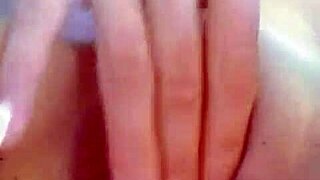 לעזאזל, אני מגרה את עצמי בשביל השכן הרע!