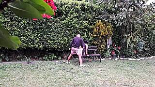 Fucking this hot mature in the garden 😏