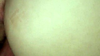 バックでケツからザーメン垂れるの感じちゃう