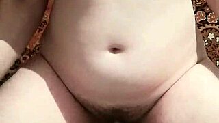 i am a pretty woman with clothespins on my nipples for bdsm