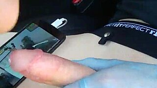 Horký chlap tvrdě stříká s kapesní kundičkou! 💦