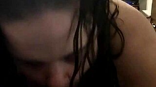 Amber Crider's big tits bounce while sucking cock