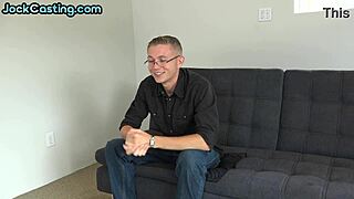 Tenhle sólový chlap se prdí na tvrdý pták po castingu