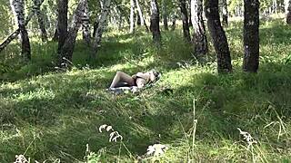 Voyeur Spies on Pregnant Milf Masturbating Outdoors?