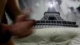 hot gay guy stroking his cock 😏💦