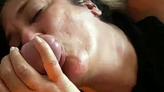 vampyra1 sucks cock while rubbing pussy on bed 😍