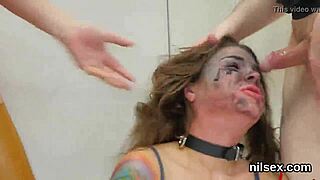 Uvanlig 18+ utholder smertefull anal behandling i asylet.