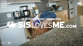 Kharlie Stone twerks on monster cock