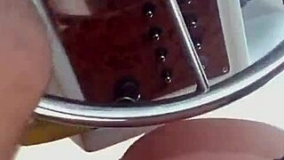 the narrative of a crossdressing person on the lancha