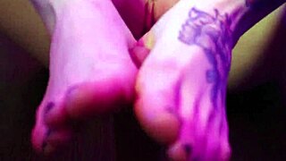 Babyjas slut in sneakers gives footjob