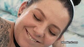 Exploring princess's tight butt hole 😏