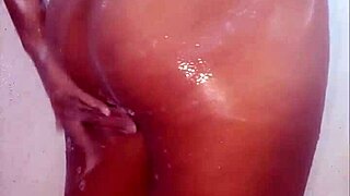 my sister invites me to bathe with her