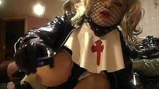 feeling the rubber on this real doll is so intense