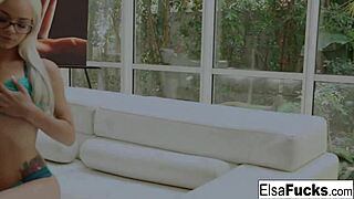 sexy teen 18+ elsa jean masturbates with a pink toy on her solo scene