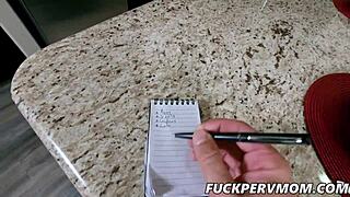 Reagan Foxx, 새아들한테 엉덩이 내밀고 세게 박혀