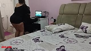 ela fode comigo pra pedir meu cartao de credito