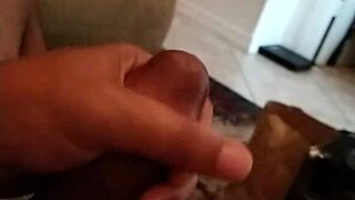 ชูเตอร์ แมคแกวิน ชักแตกสองน้ำคนเดียวบนโซฟา