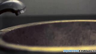 gorgeous dyke experiences intense squirting during sensual lesbian sex