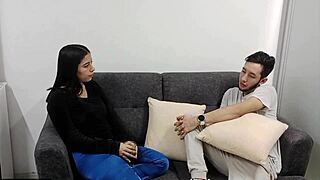 Моя грусть превращается в радость, пока подруга сосёт с сиськами в лицо