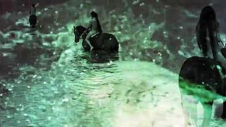 Koyu fener eğlence güzellik ve canavar sunuyor