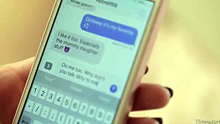 Alana Cruise and Anna De Ville share a moment of finishing