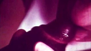 Vintage britská sestra v nemocnici s antickou lucernou a tabu interracial prvky