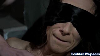 lesbian babe scissoring in threeway