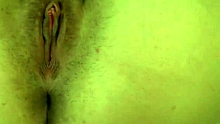 zayda vibrates her cunt so good