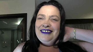 Bunny Sky MILF geneukt door Master Dallas Strokes in hood