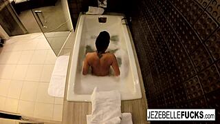jezebelle bond says, 'watch me masturbate in the bath'