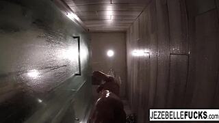 jezebelle bond says, 'watch me masturbate in the bath'