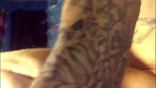 Sara Thickk and Dicknastytheillest in an old school sex tape with creampie