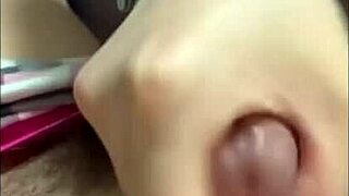 japanese amateur ol makes him ejaculate with saliva