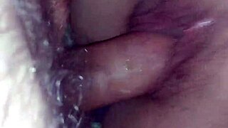 llenando el útero de la golfa