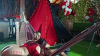 Las meseras son putas, esta culona me la folle sin condon