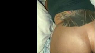 두꺼운 라티나 핫와이프가 후배위로 세게 박히네!