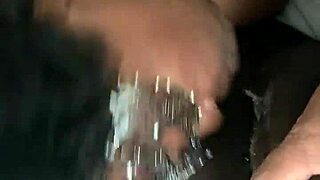 Ebony kráska cucá ptáka jako profík, ale zvládneš to?