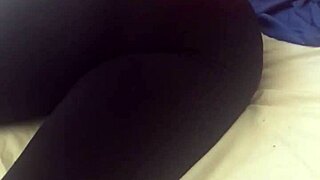 Check Out This Pawg Jiggling in Leggings