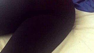 Check Out This Pawg Jiggling in Leggings