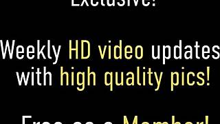 الزوجة الزوجية الشهوانية كايرن فيشر في الملابس الداخلية تتوسل لحمل كبير على صدرها الضخم