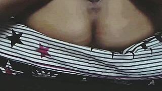 She masturbates with cum on her pussy