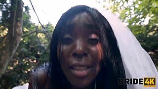 Mireasa4k aventură în pădure se transformă în înșelăciune sălbatică cu thrill interrasial outdoor