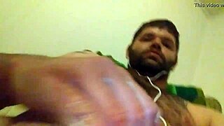 i'm mr haller masturabting solo here