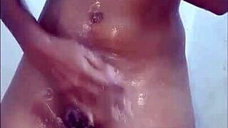 Nueva recopilación de videos sexys de mi hermanastra susy. ¿Ella consiente mucho a sus subs?