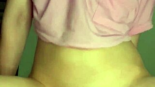 riding my dildo hard til i cum 😍