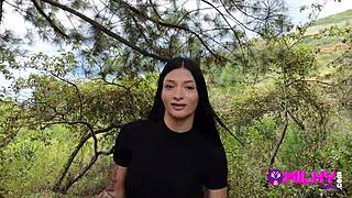 Tawarin duit ke cewek Meksiko seksi buat aksi liar di hutan!