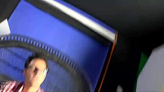 German Jersey Red dapat pancut muka di studio foto