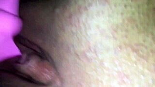 This German amateur brings her to squirting in a homemade HD video 😍