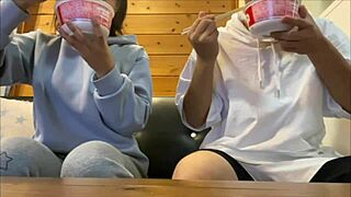 asian boyfriend gets horny on home date